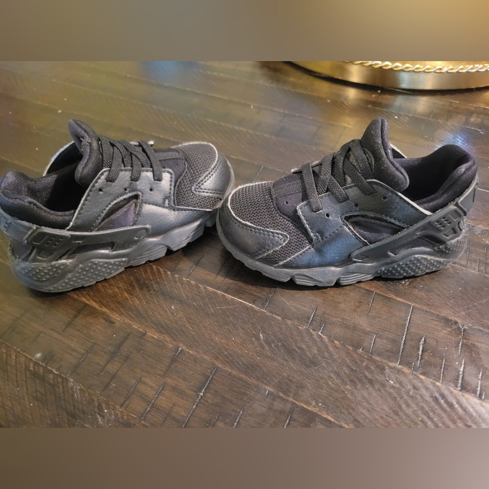 Black Nike